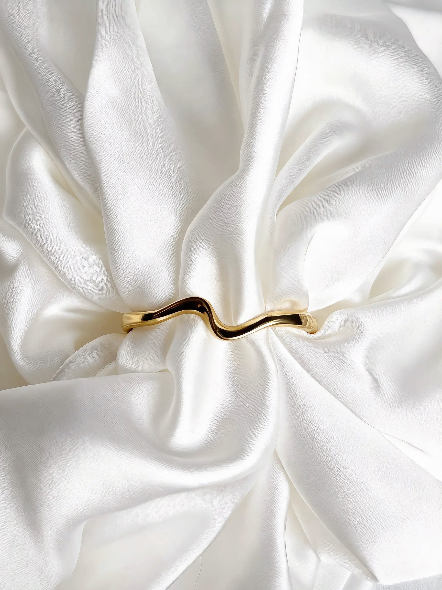 ELARA BANGLE
