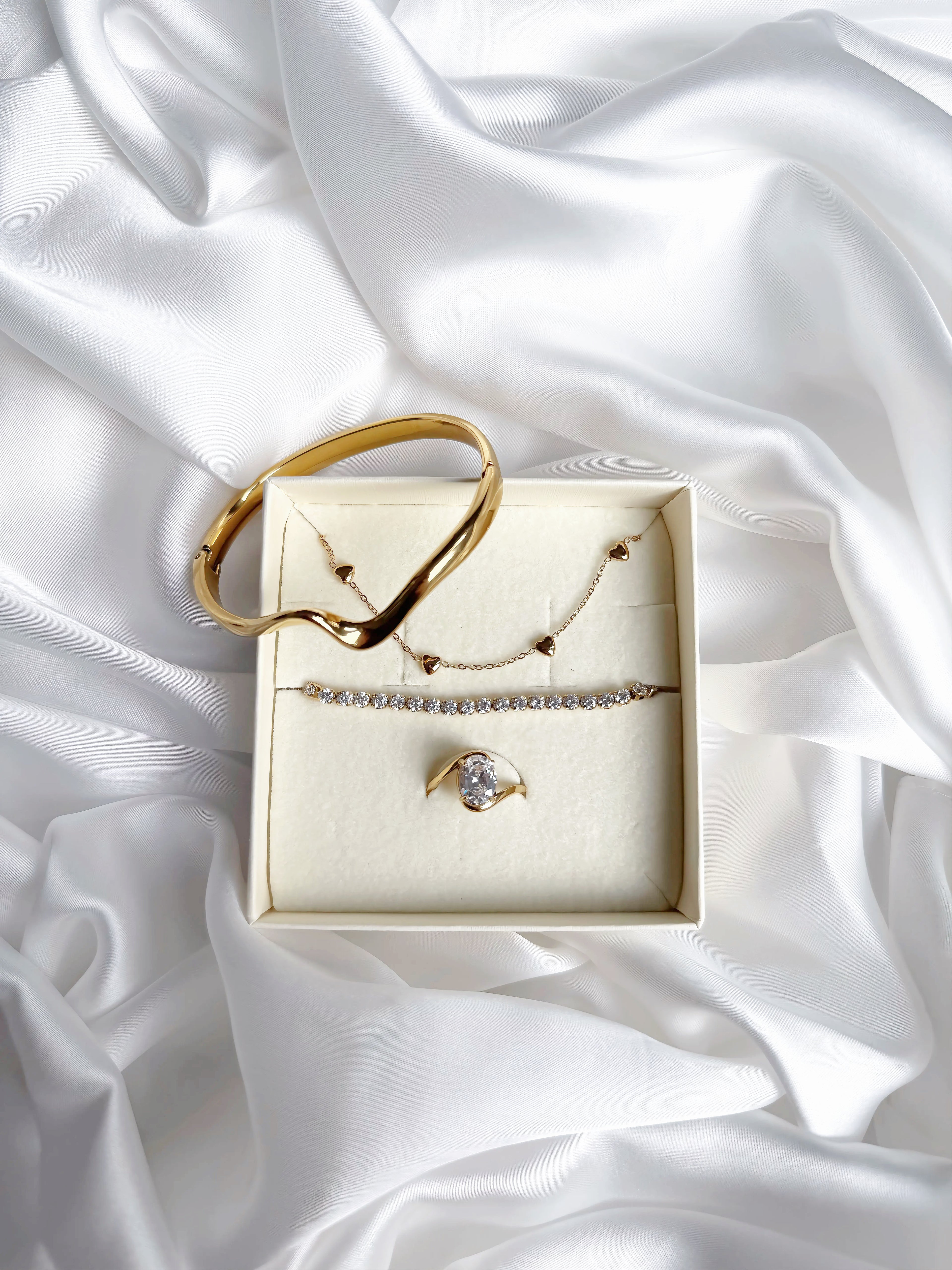 SHILA ARMBAND